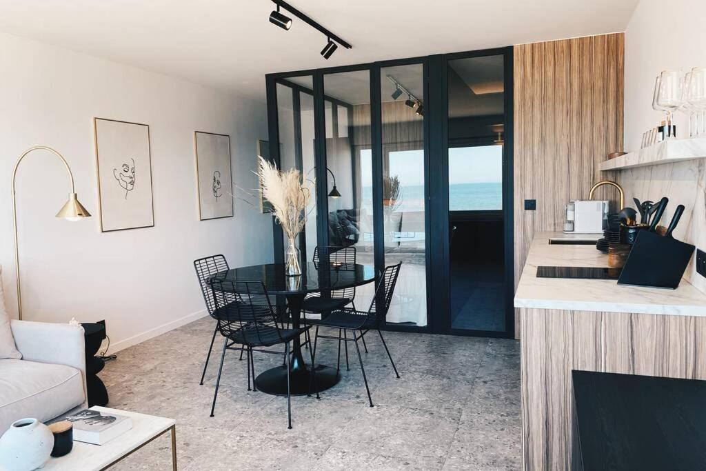 오스텐드 Wonderful Architect Designed Flat With Sea View 아파트 외부 사진